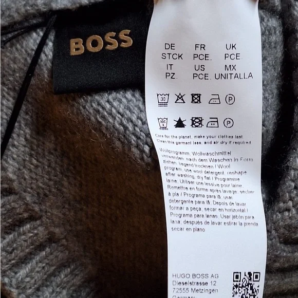 Hugo Boss Light Gray Ribbed Beanie - Picture 5 of 5